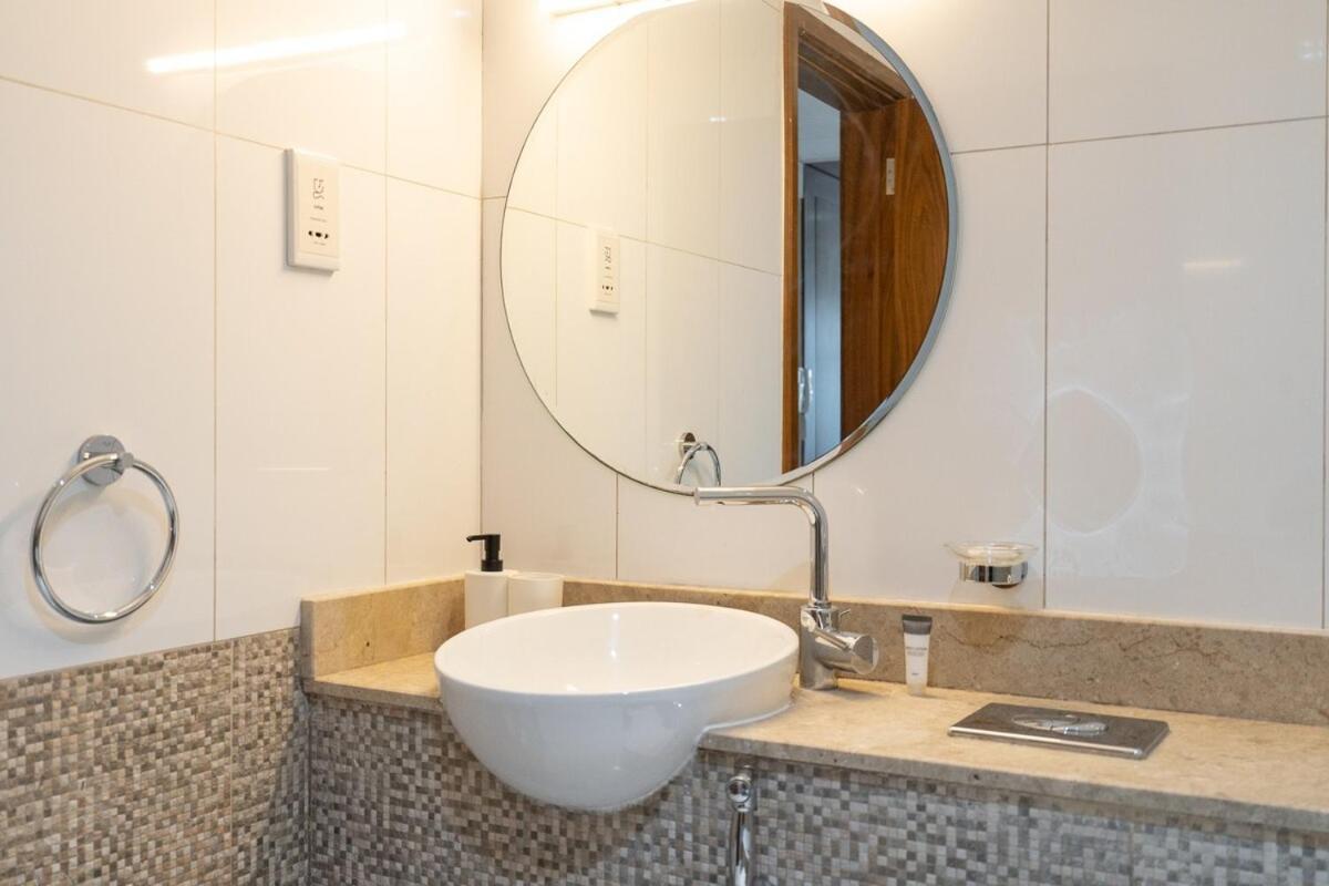Wonderful Near Golf Course At The Spirit Tower In Sports Apartment *